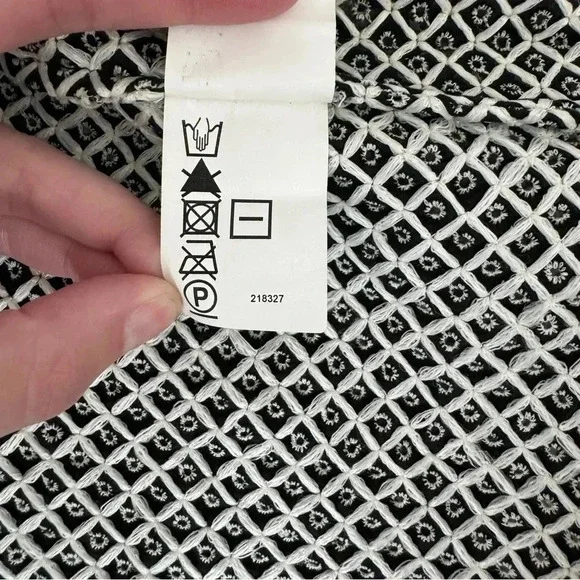 FARM Rio Abstract Black and White Geometric Woven Cardigan - Picture 11 of 14